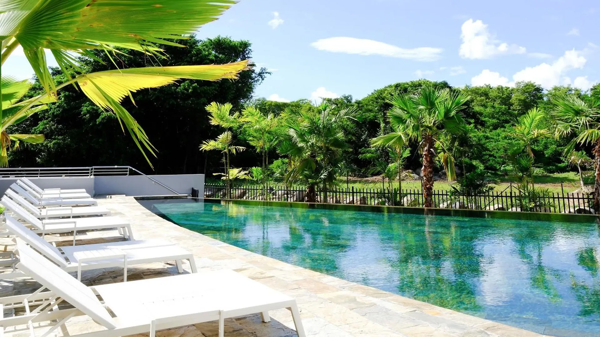 Aparthotel Le Domaine De L'Anse Mitan Les Trois-Ilets 0*,
